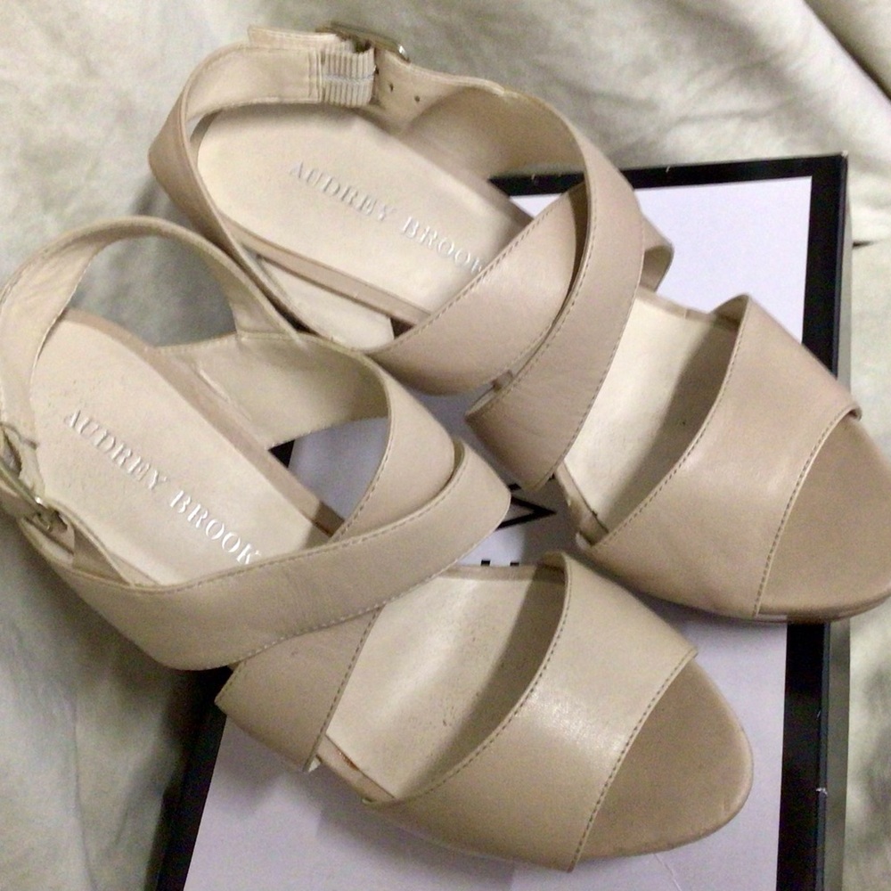 Classic Audrey Brooke Wide-Strap Platform Heels - Picture 4 of 6